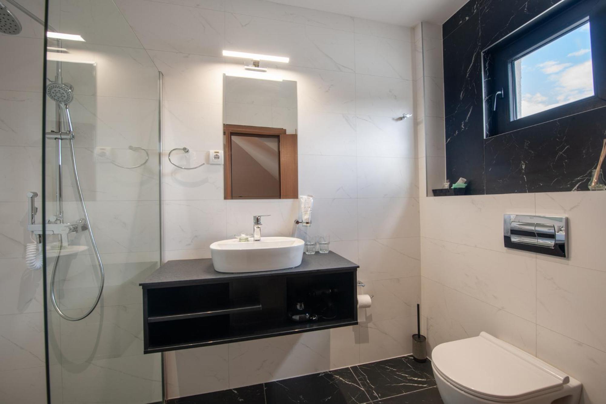 Hotel Kralj Kraljevo Pokoj fotografie